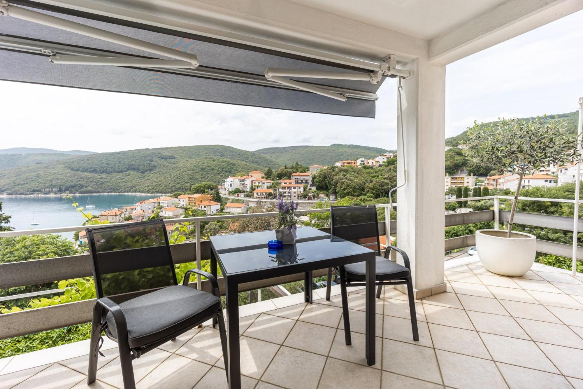 Apartments Sea View Rabac Quarto foto